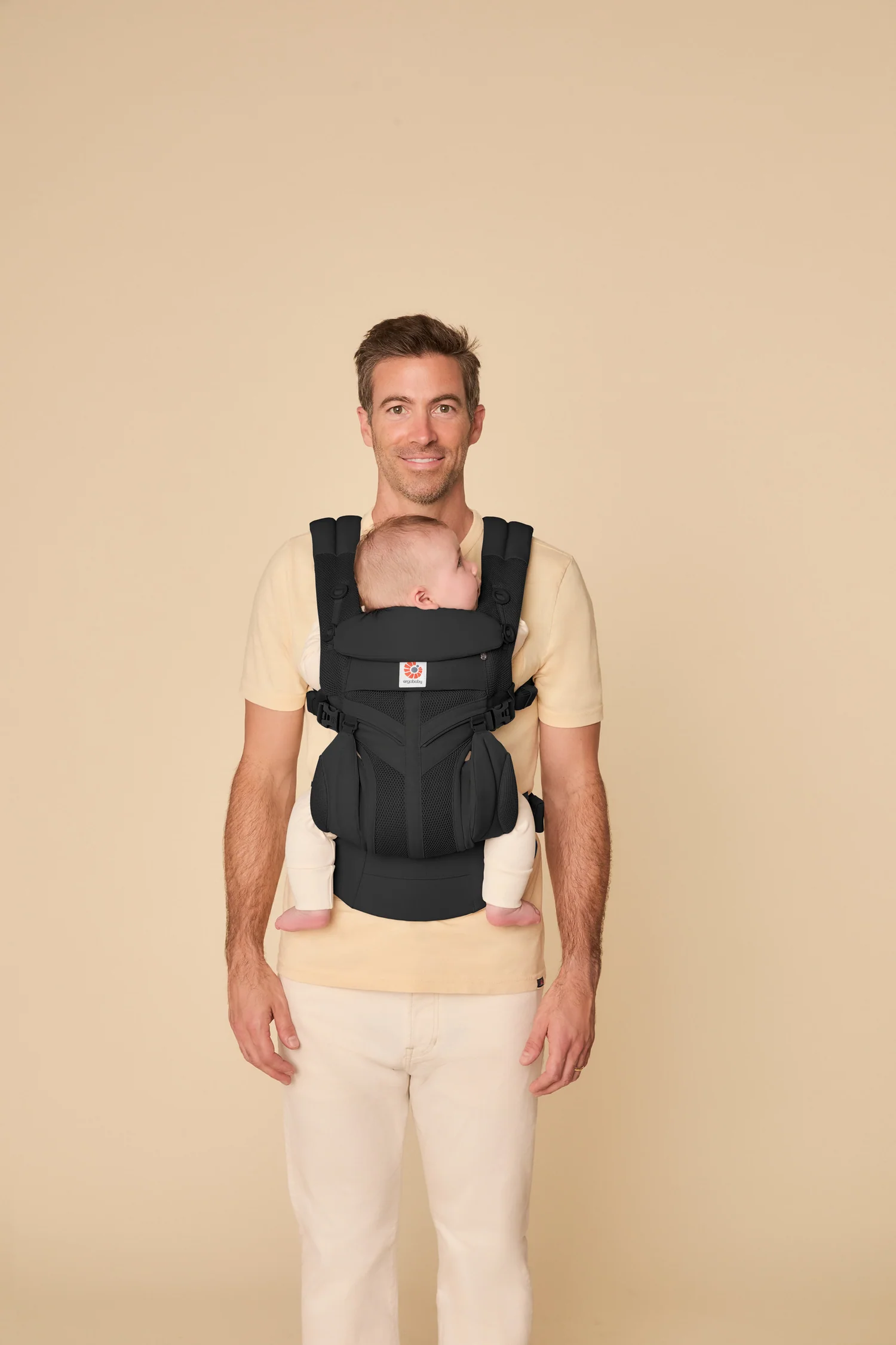Ergobaby Omni Deluxe Black Ergobaby Omni Deluxe Mesh All-in-One